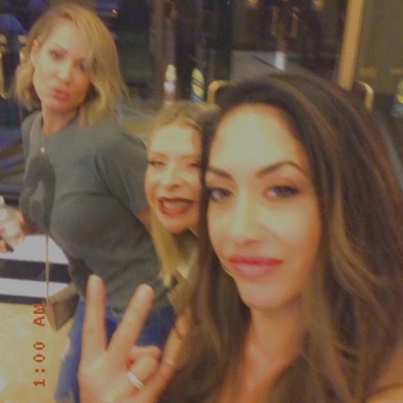 Meet your Posher, Leina - Picture 7 of 8